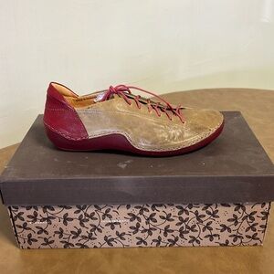 Think! Fashion sneaker allergy free leather. New